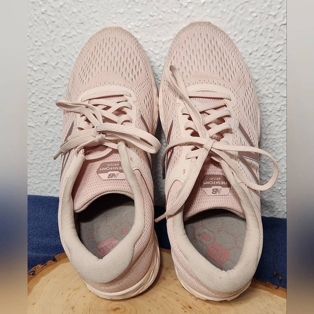 New Balance Women's Pink Running Shoes Size 9 - Picture 3 of 8